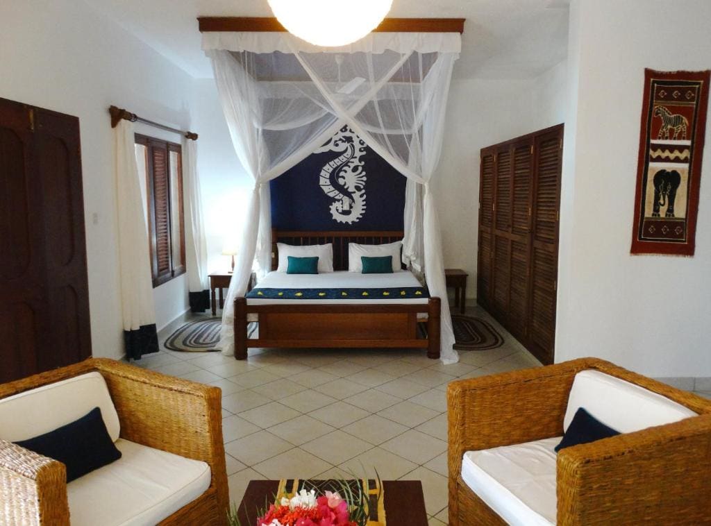 One-Bedroom House room - Image 1