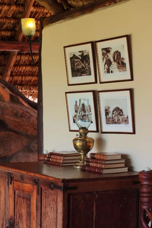 Honeymoon Cottage room - Image 1