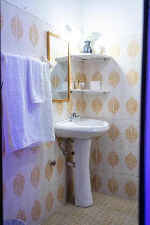 Triple Room with Private Bathroom room - Image 3