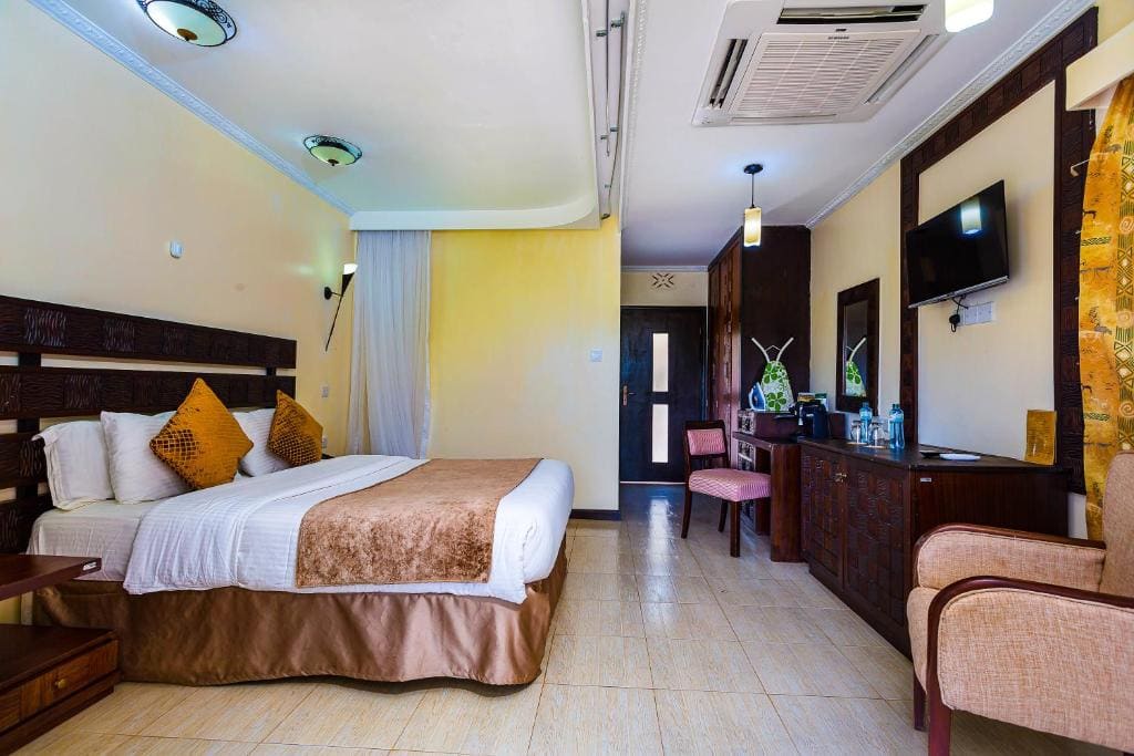Standard Double or Twin Room with Balcony room - Image 2