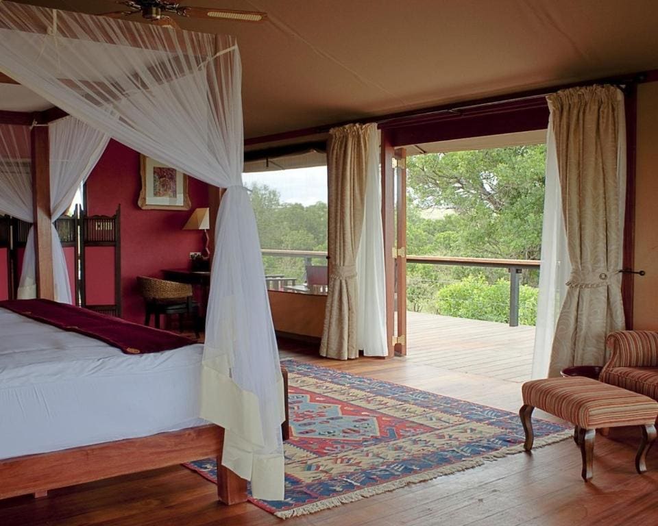 Deluxe Tent with 1 King Bed room - Image 2