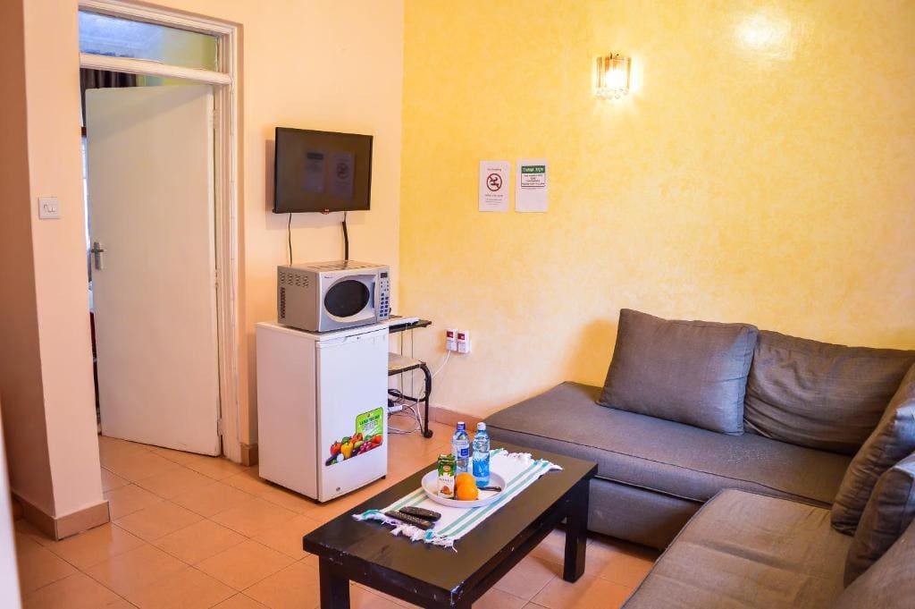 One-Bedroom Apartment room - Image 2