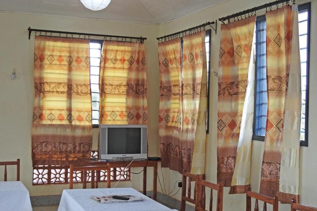 Budget Twin Room room - Image 2