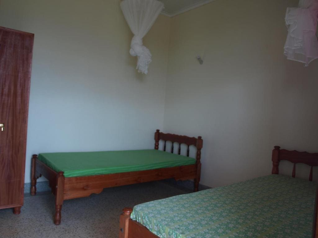 Budget Twin Room room - Image 3