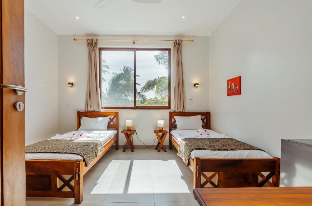 Deluxe Suite with Sea View room - Image 2
