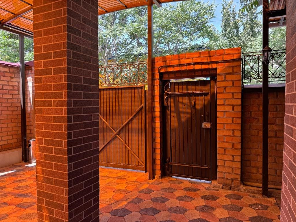 Male Dormitory Room room - Image 2