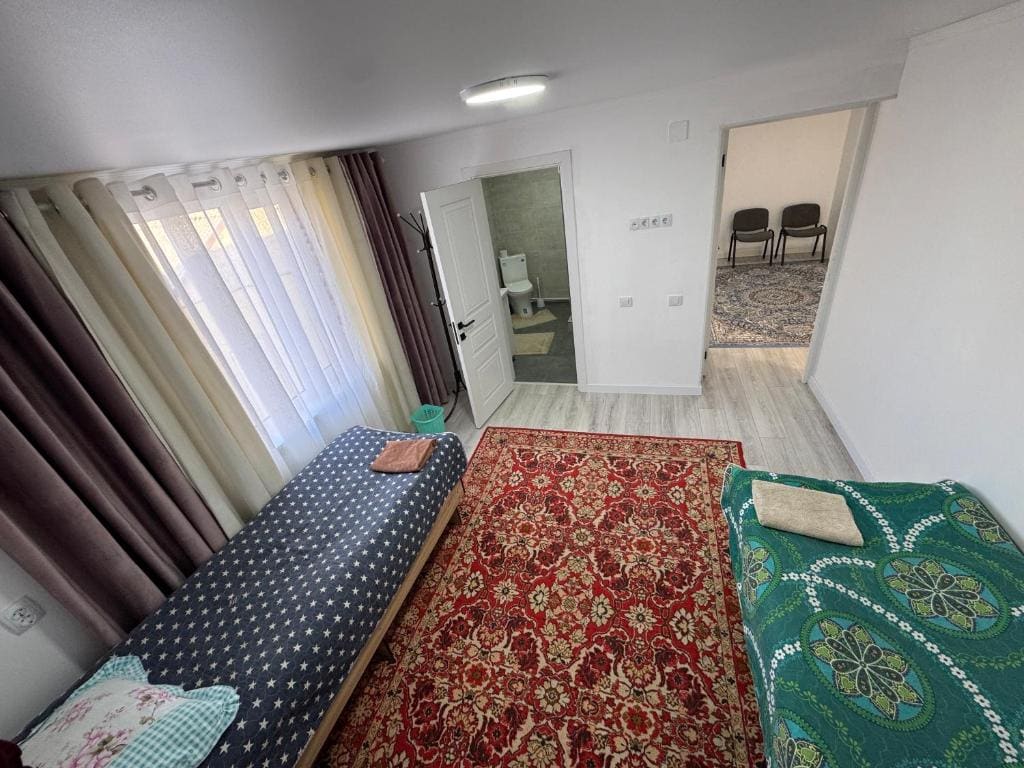 Twin Room with Bathroom room - Image 1