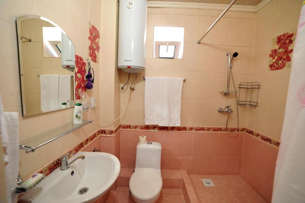Superior Twin Room room - Image 2