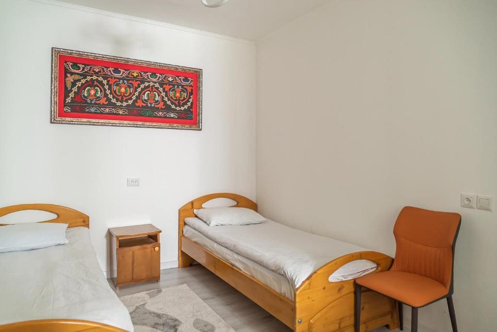 Double Room with Two Double Beds room - Image 2