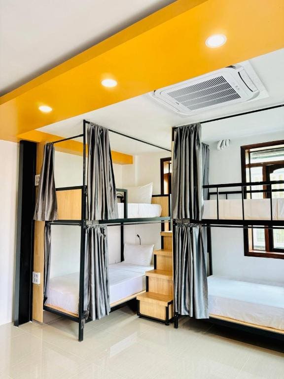 Bed in 8-Bed Mixed Dormitory Room room - Image 1