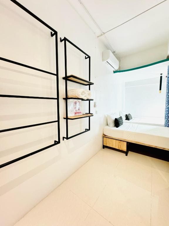 Twin Room with Pool View room - Image 1