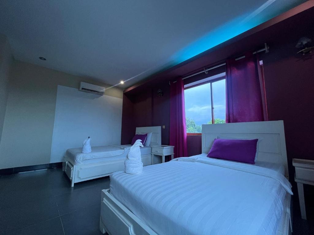 Superior Twin Room room - Image 1