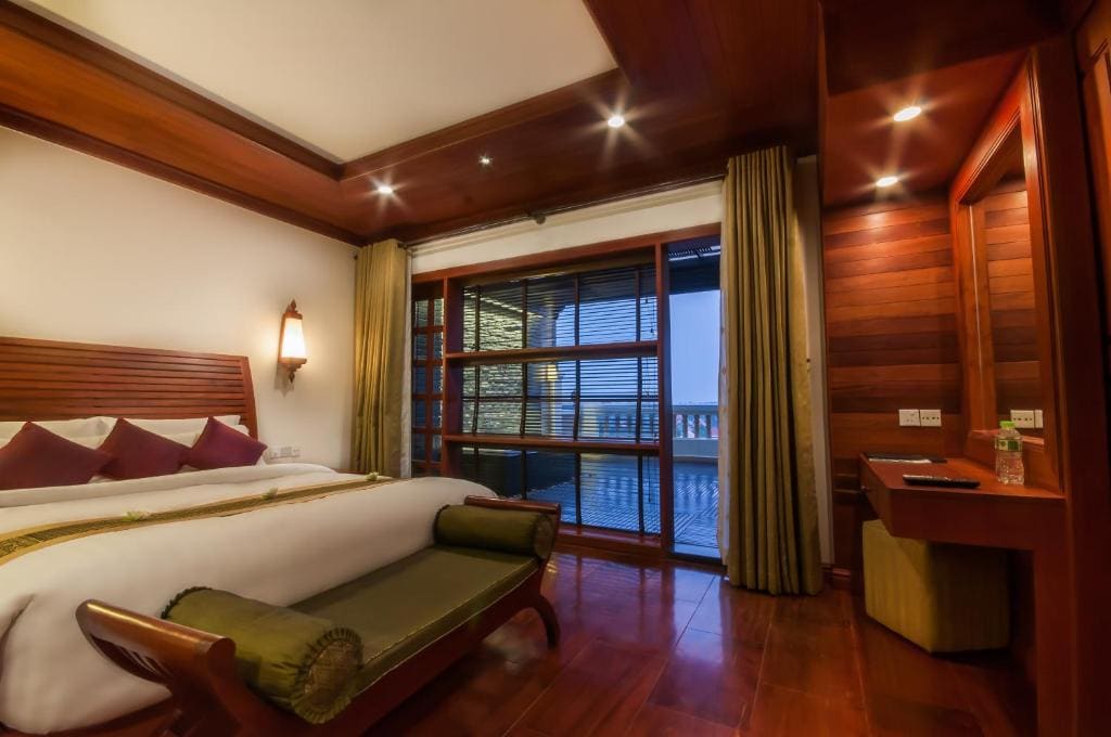 Deluxe King Room room - Image 3