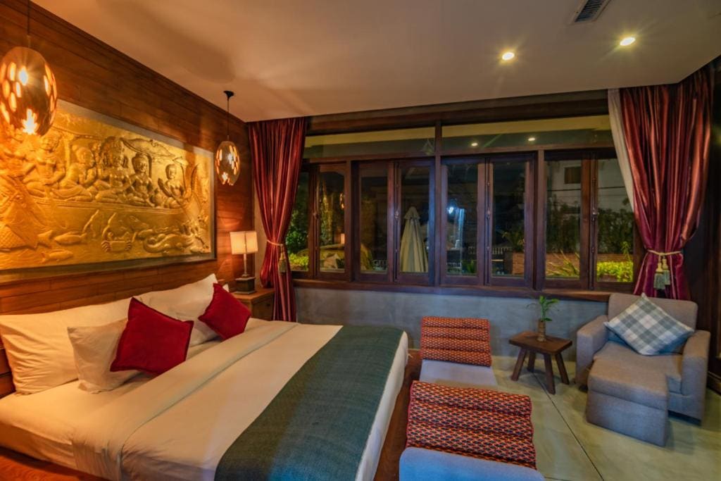 Deluxe Double Suite Private Balcony - Free Pickup from Bus Station room - Image 2