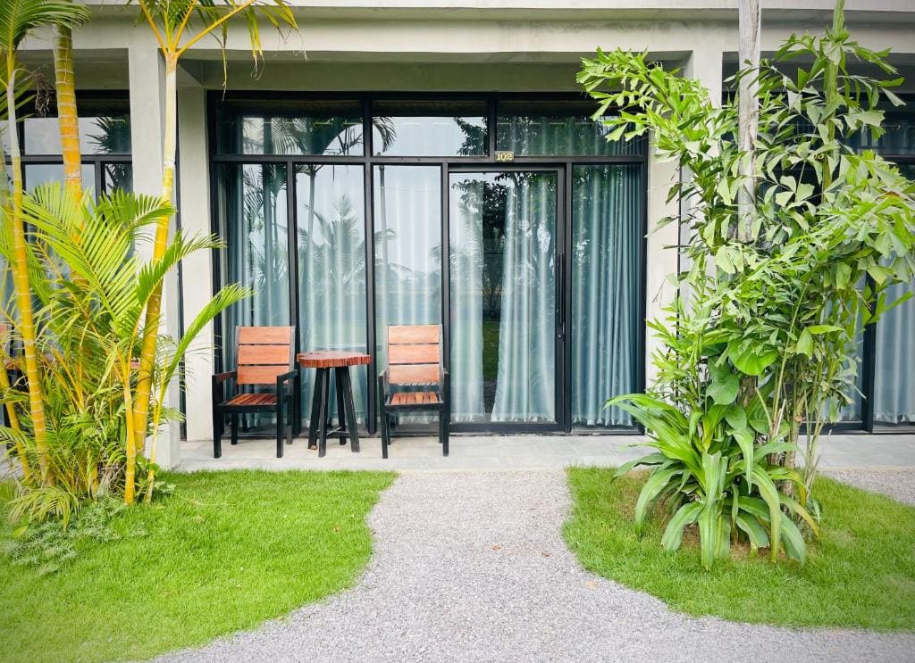 Superior Twin Room with Garden View room - Image 2