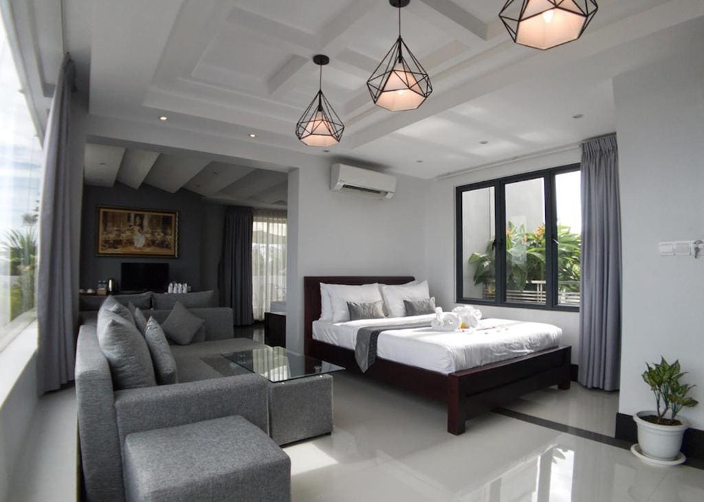 Family Suite Natural Room with Garden Balcony and Pool View room - Image 1