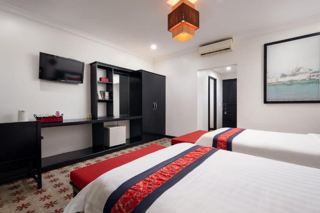 Deluxe Twin Room with Pool View room - Image 2