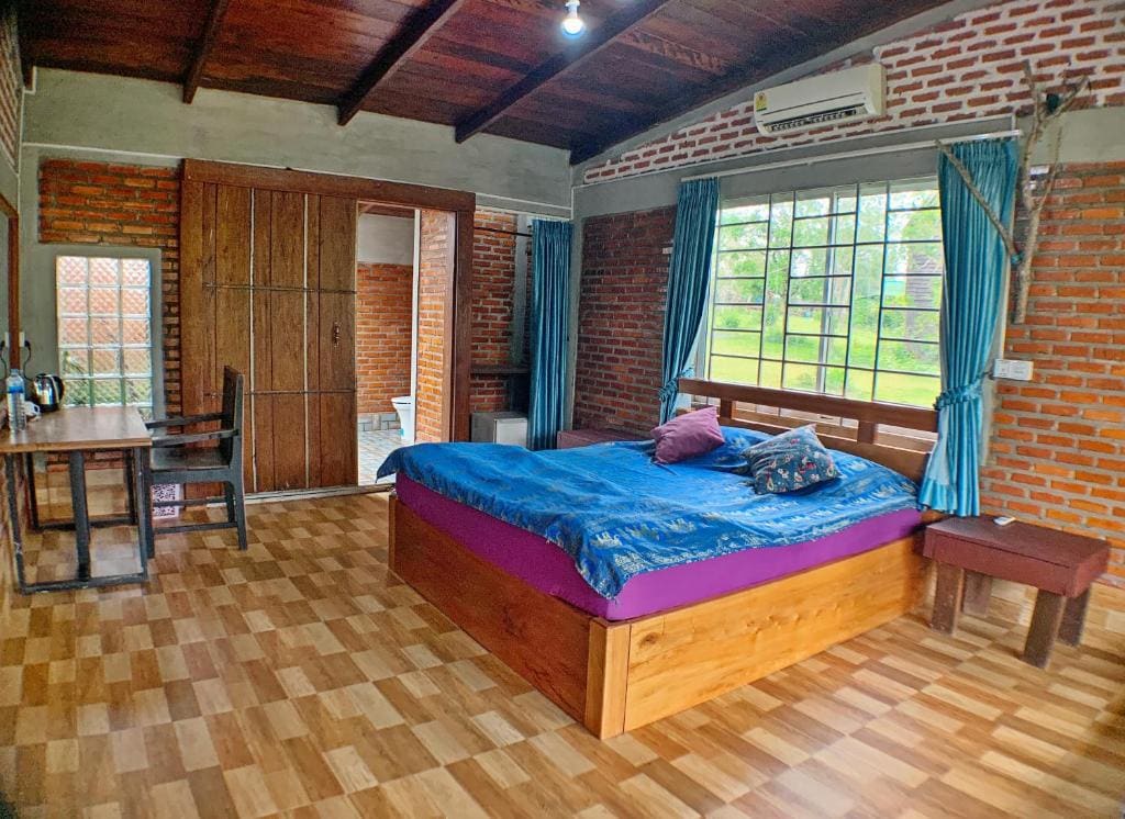 Deluxe Double Room with Balcony room - Image 2