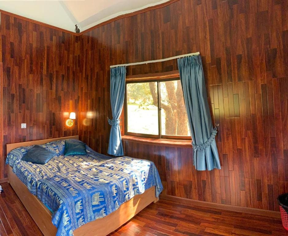 Family Room with Mountain View room - Image 3