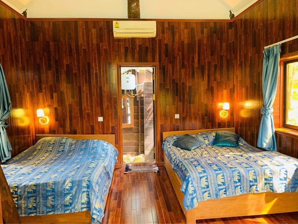 Family Room with Mountain View room - Image 2