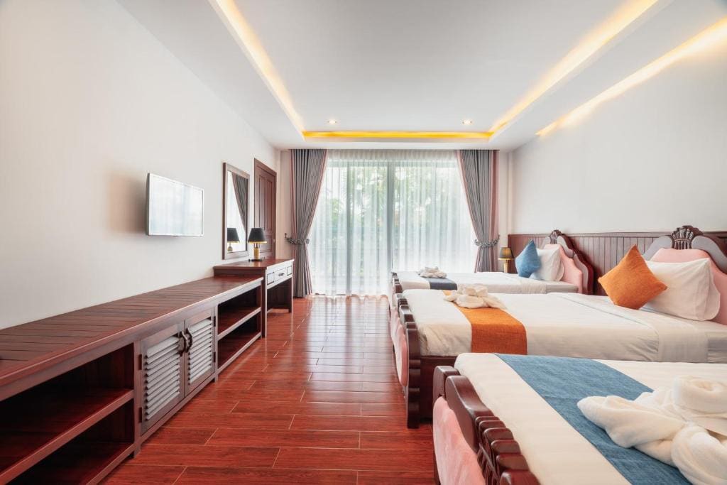 Triple Room with Balcony room - Image 1