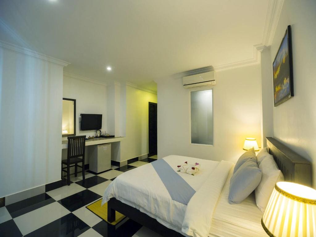Deluxe Twin Room with Pool View room - Image 2