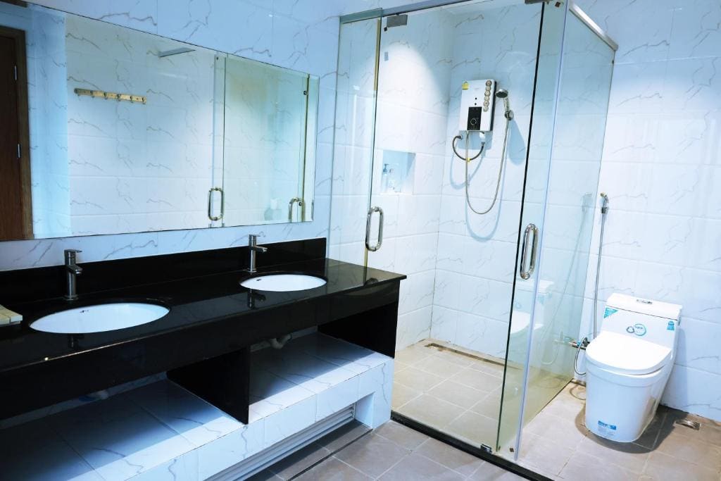 Standard Double or Twin Room with Balcony room - Image 2