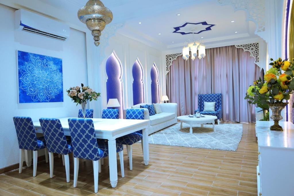 Deluxe Double Room with Balcony room - Image 3