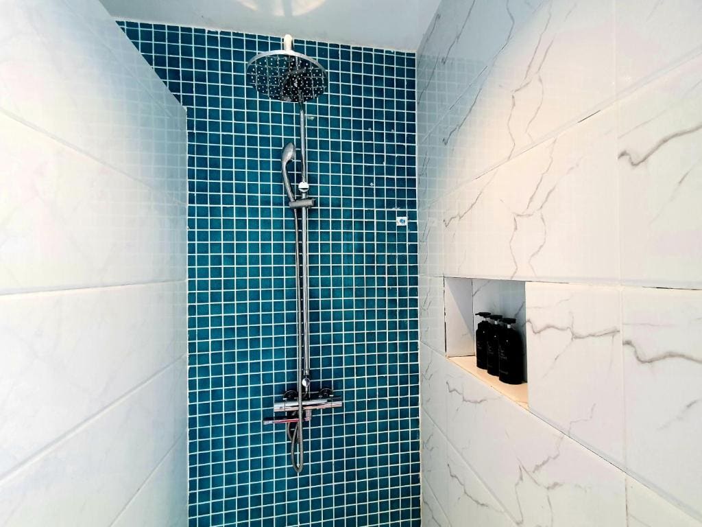 Deluxe Double Room with Balcony room - Image 2