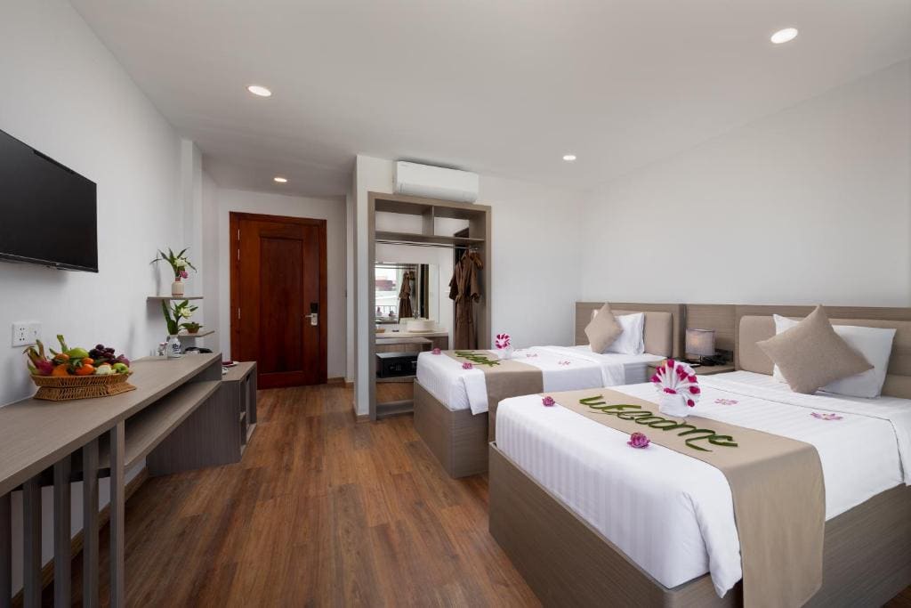 Deluxe Triple Room room - Image 2