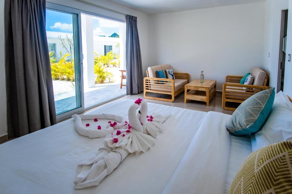 Family Room with Garden View room - Image 2
