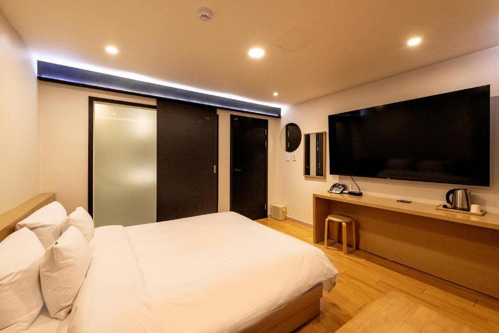 Business Double Room room - Image 3