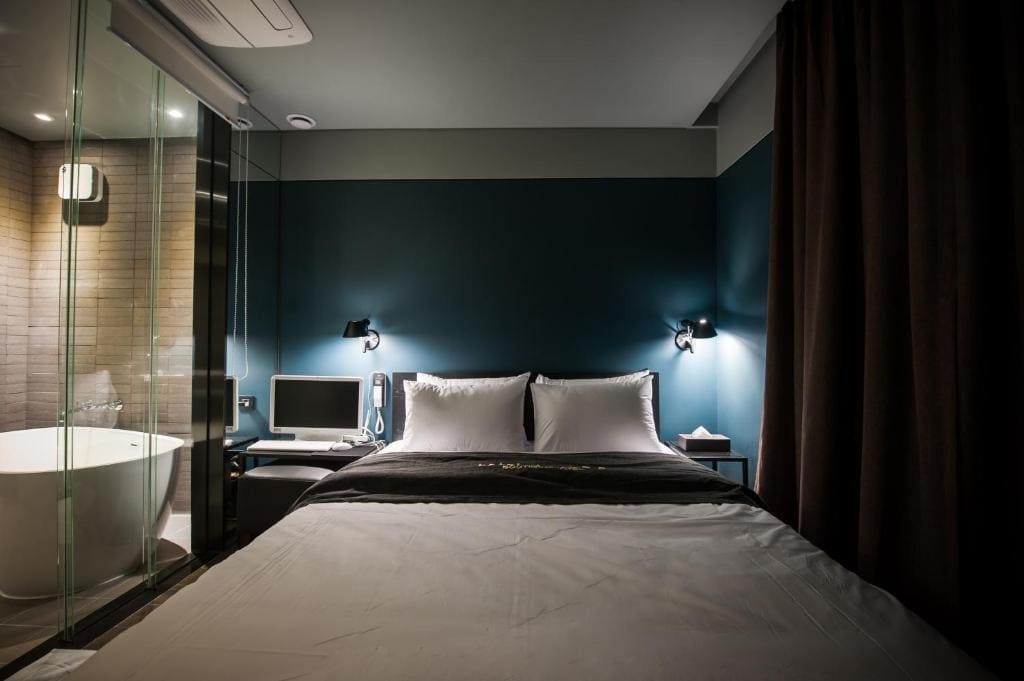 Standard Double Room room - Image 3