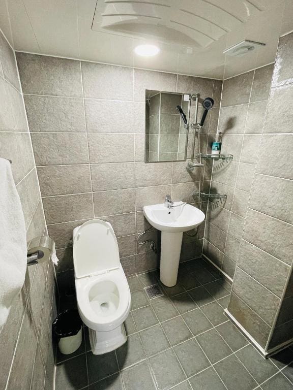Basic Triple Room room - Image 1