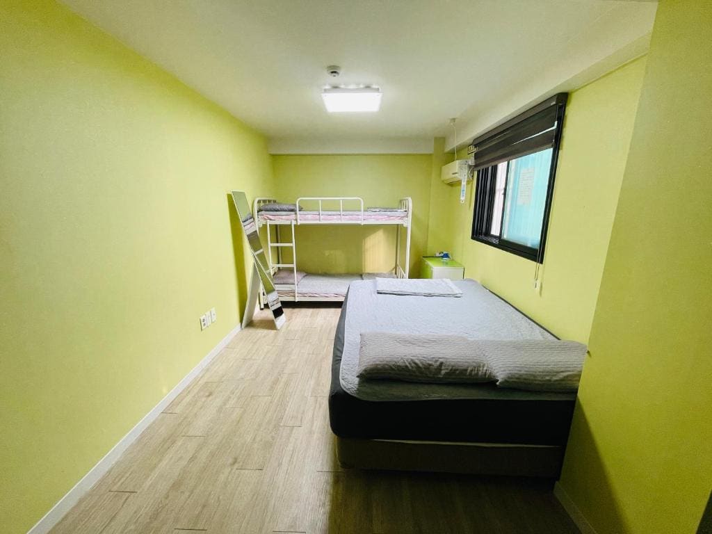 Quadruple Room with Bath room - Image 2