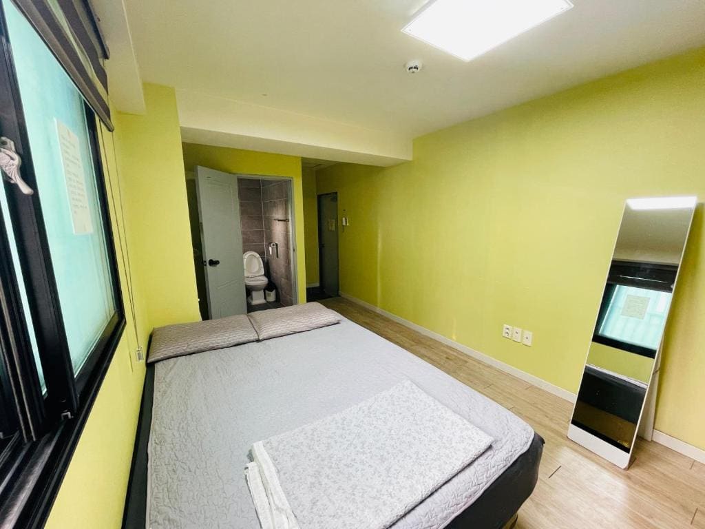 Quadruple Room with Bath room - Image 3
