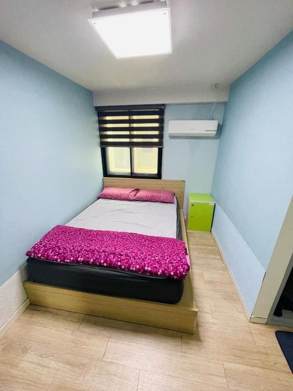 Queen Room room - Image 2