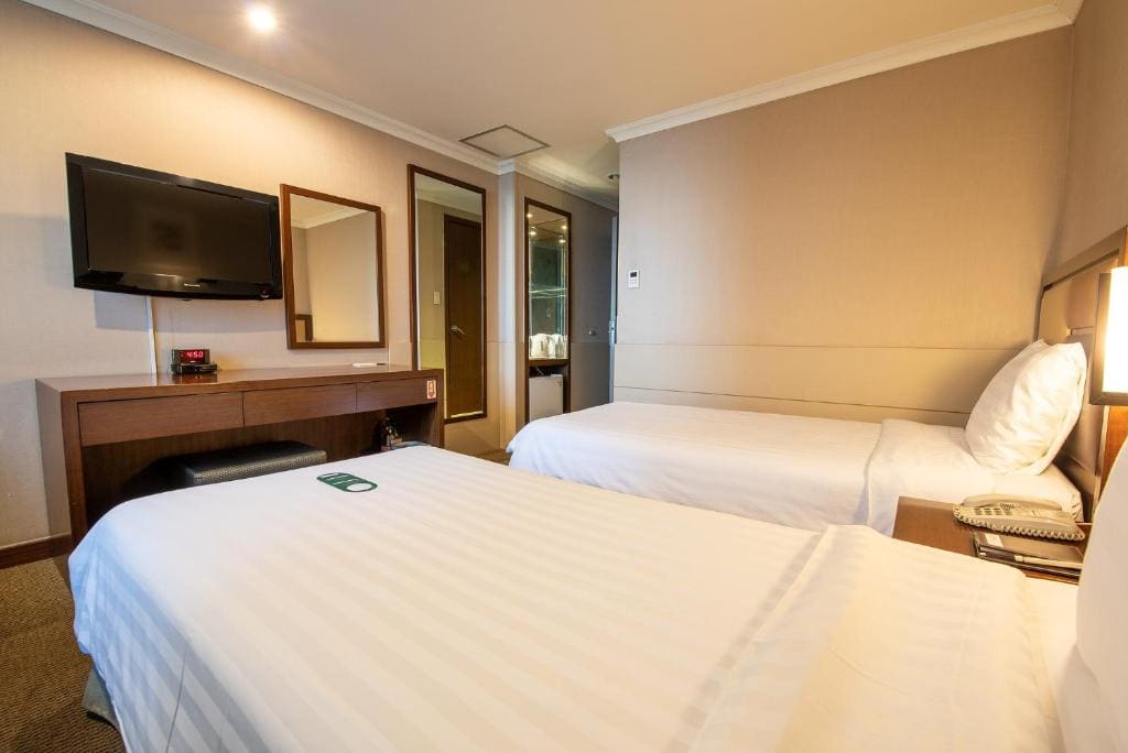 Classic Twin Room room - Image 2