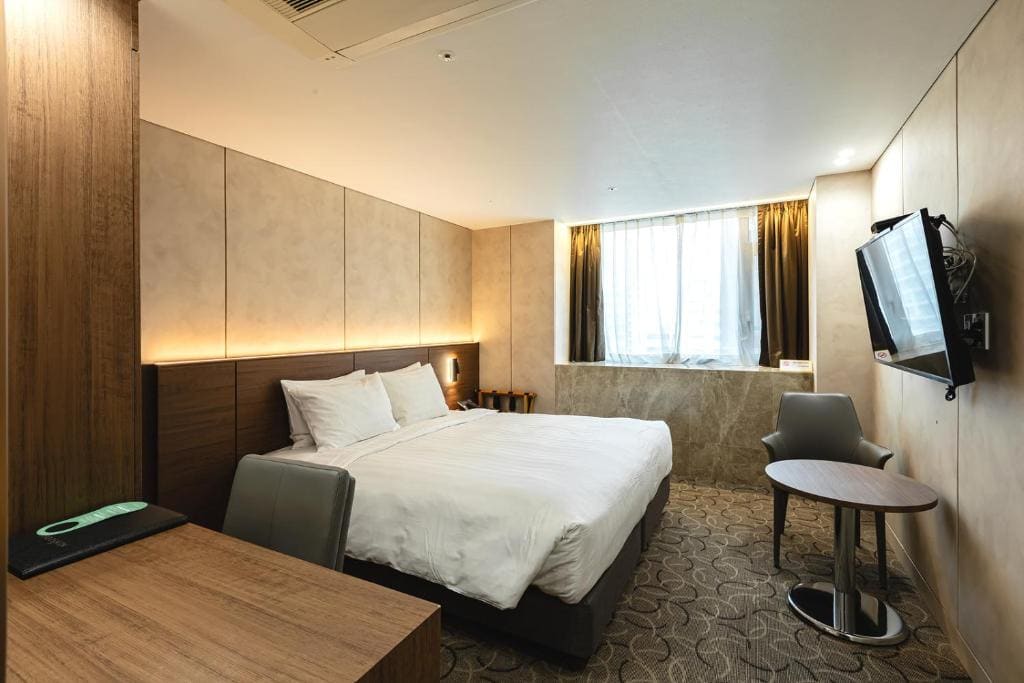Economy Double Room - No Window room - Image 3