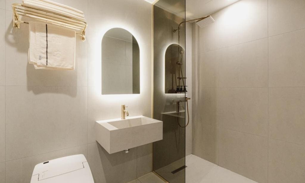 Deluxe Twin Room room - Image 2