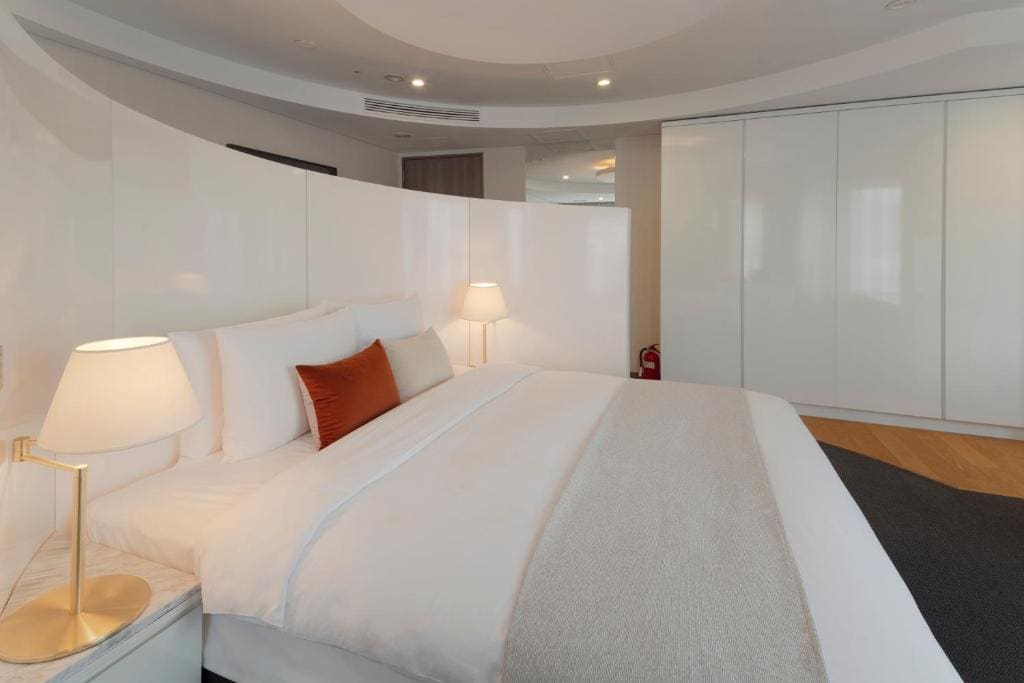 Executive Suite room - Image 1