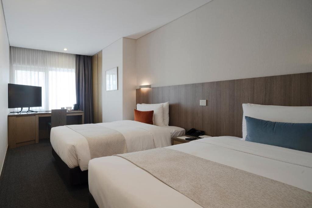 Standard Twin Room room - Image 1