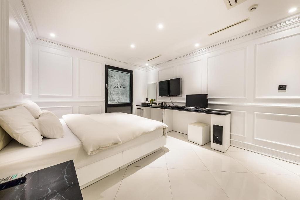 Deluxe Double Room room - Image 3