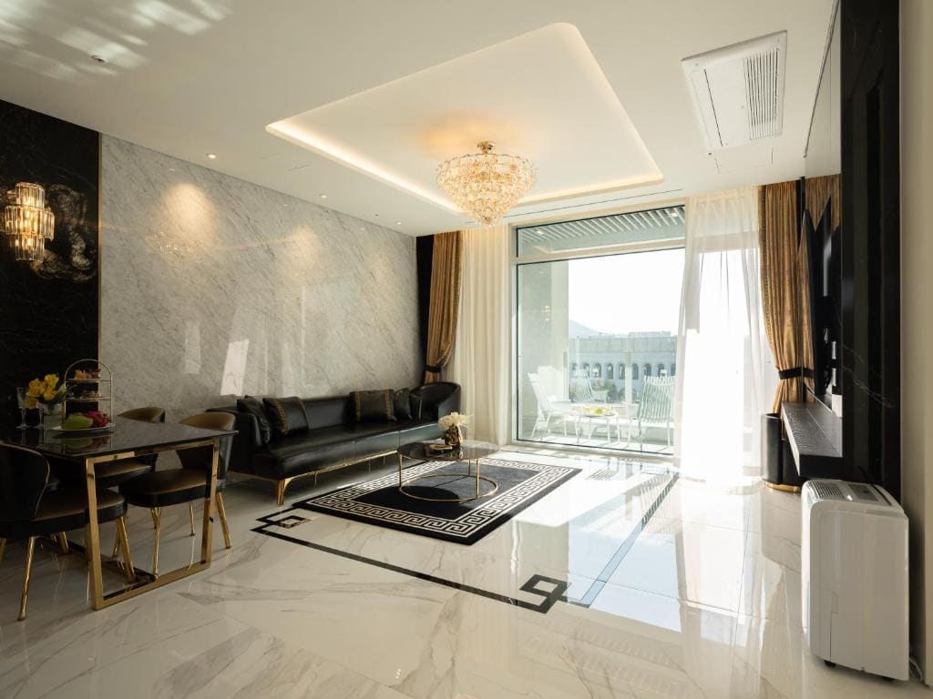 Penthouse room - Image 2