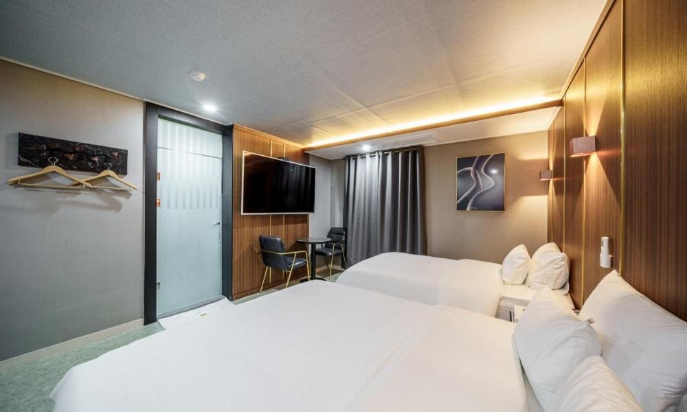 Gold Twin room - Image 1