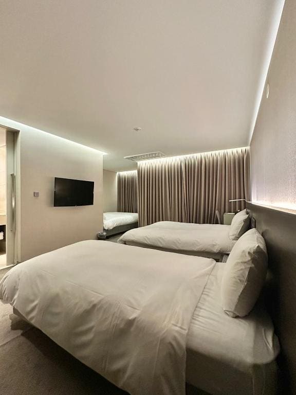 Executive Triple Room room - Image 1