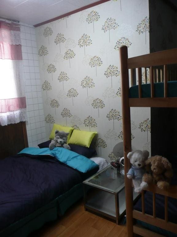 Standard Family Room room - Image 2