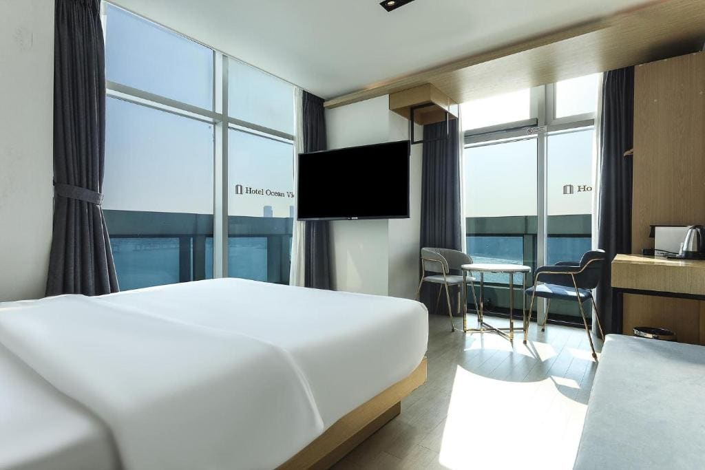 King Room with Sea View room - Image 1