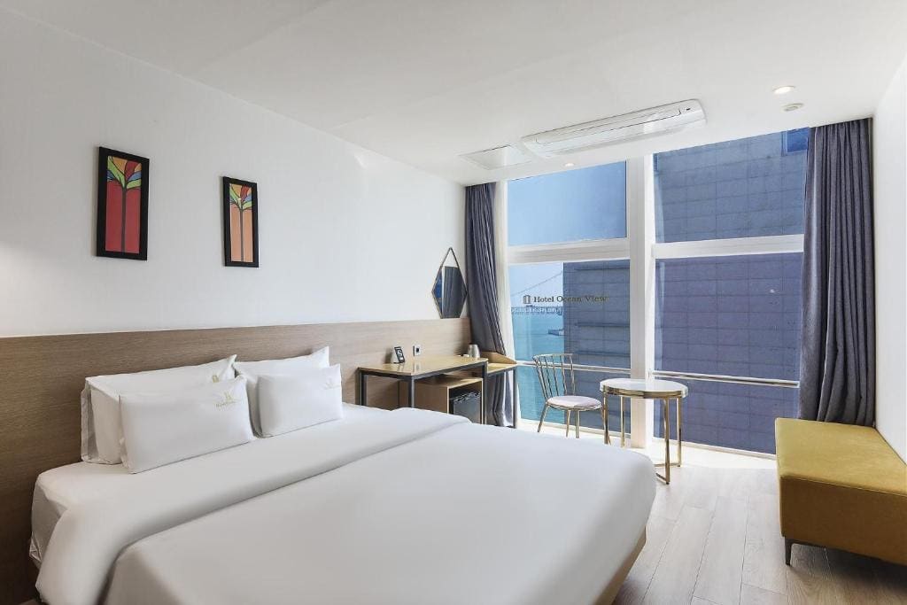 Deluxe Double Room with Side Sea View room - Image 1