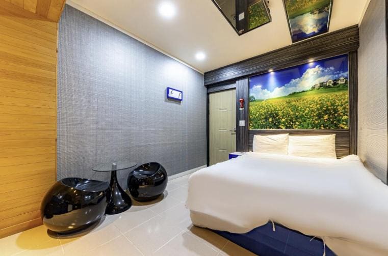Deluxe Room room - Image 2